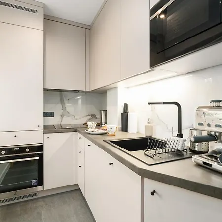 Grunwald Jesienna Comfort By Renters Apartamento Poznan